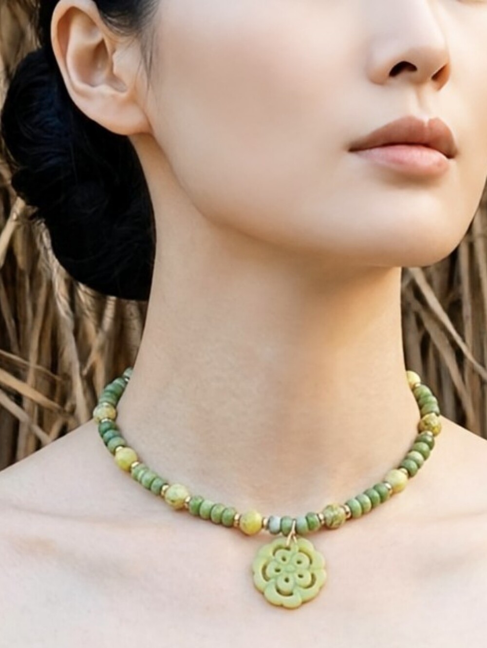 Natural Green Jade Necklace Choker And Flower  Pendant